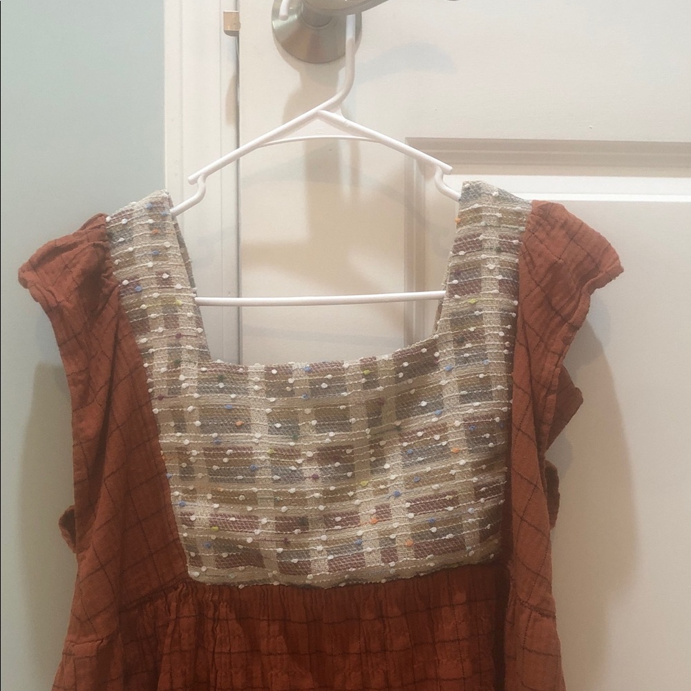 Entro Terracotta Blouse with Geometric Accents - Picture 8 of 9